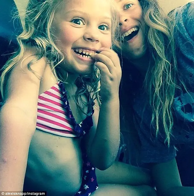 Alexis Knapp with her daughter Kai Knapp.