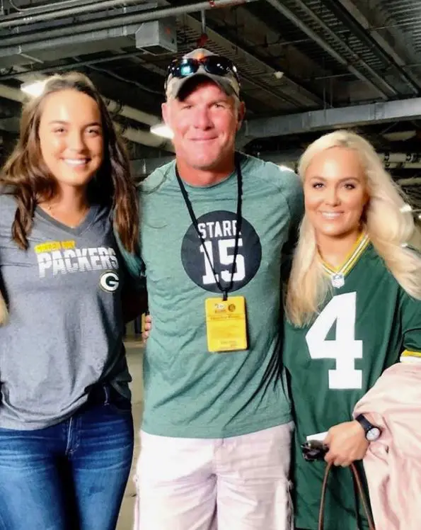 Brett Favre with his daughters