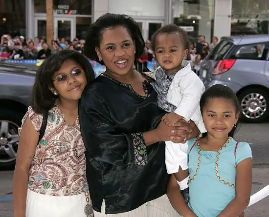 Chandra Wilson with kids at the premiere of Happy Feet in 2006