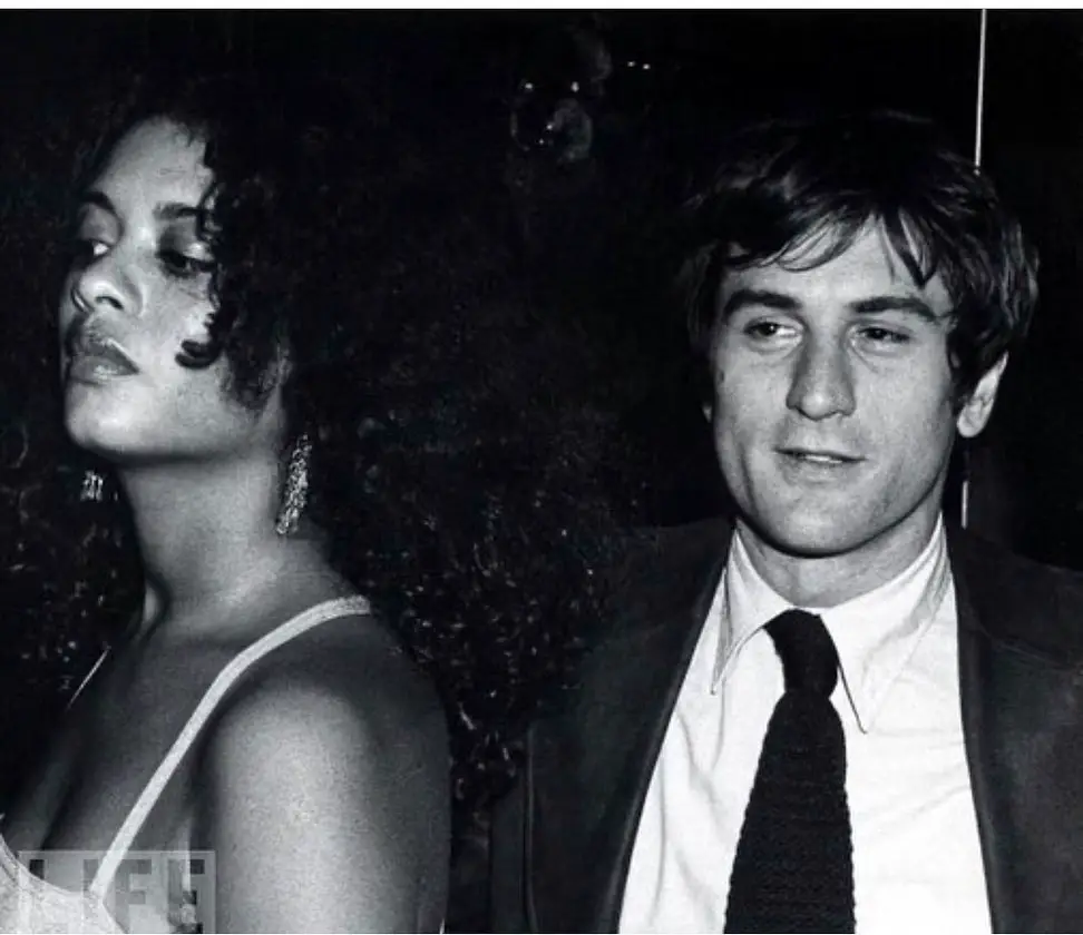 Diahnne Abbott posing with her husband Robert De Niro