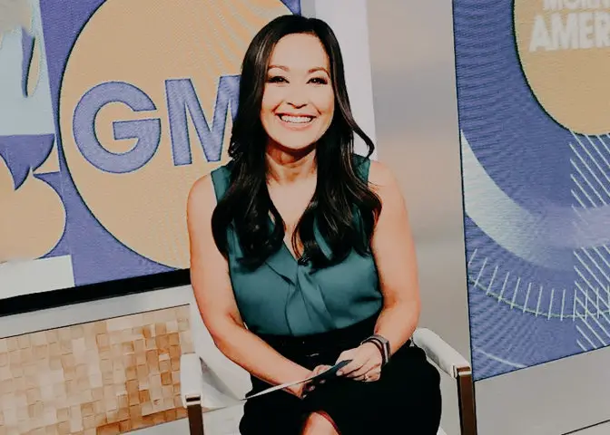 Eva-Pilgrim-during-her-show