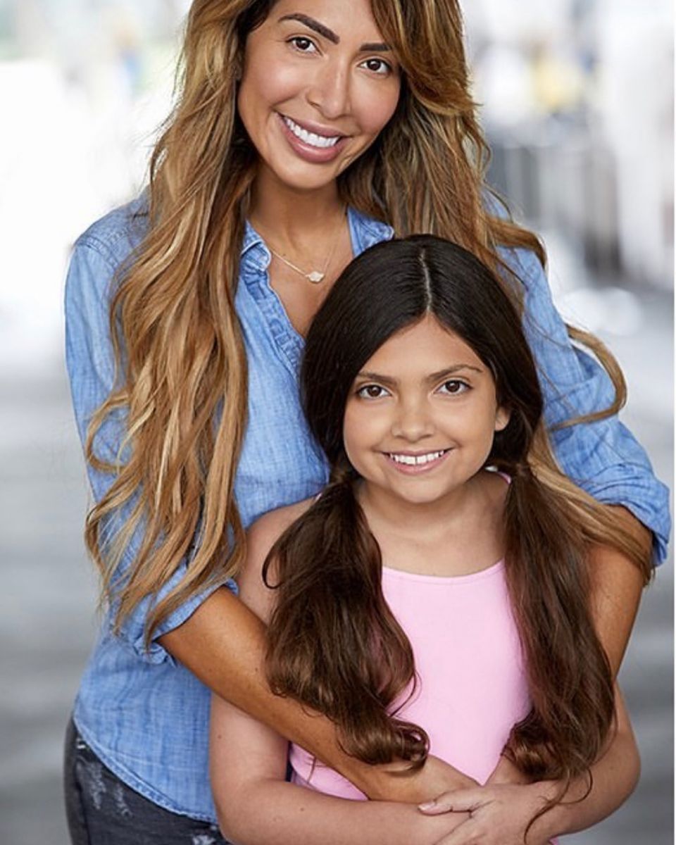 Farrah Abraham posing with her daughter, Sophia.