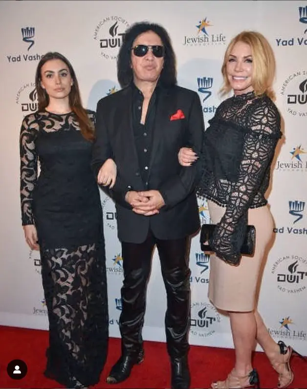 Gene Simmons with his wife and daughter