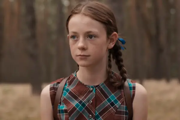 Gwendolyn GÃƒÆ’Ã‚Â¶bel as young Claudia in series Dark
