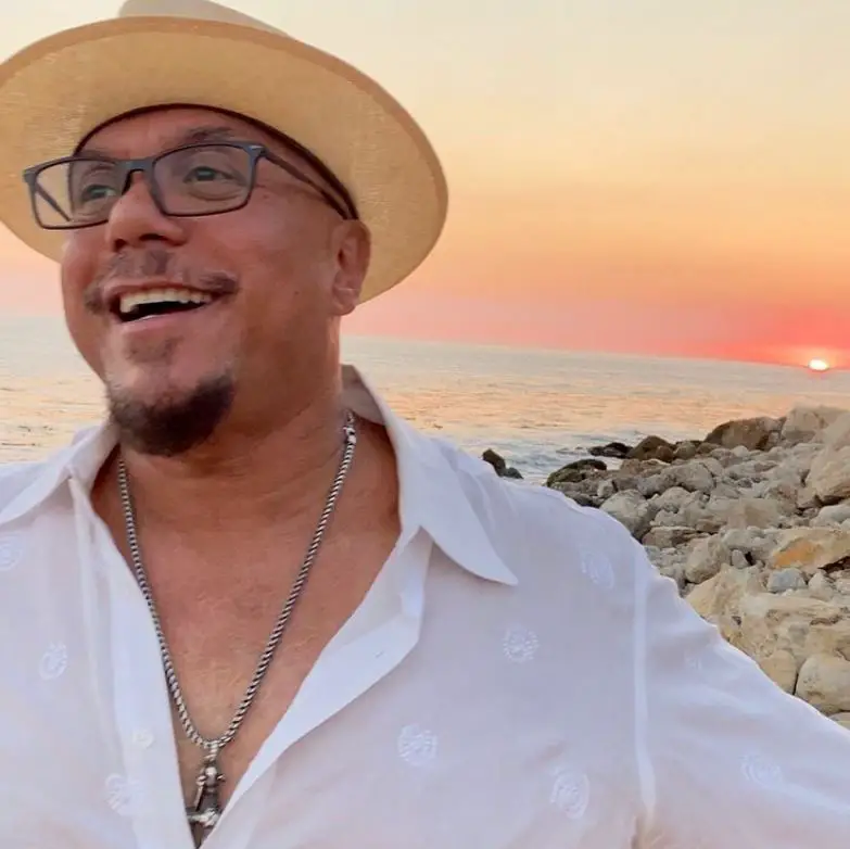 Howard Hewett is still looking for a spouse