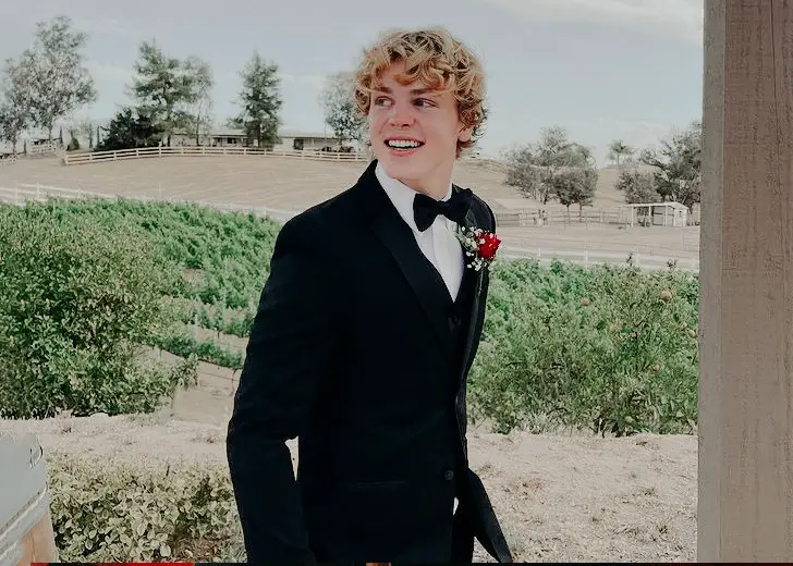Jack-Wright-at-senior-prom-2020
