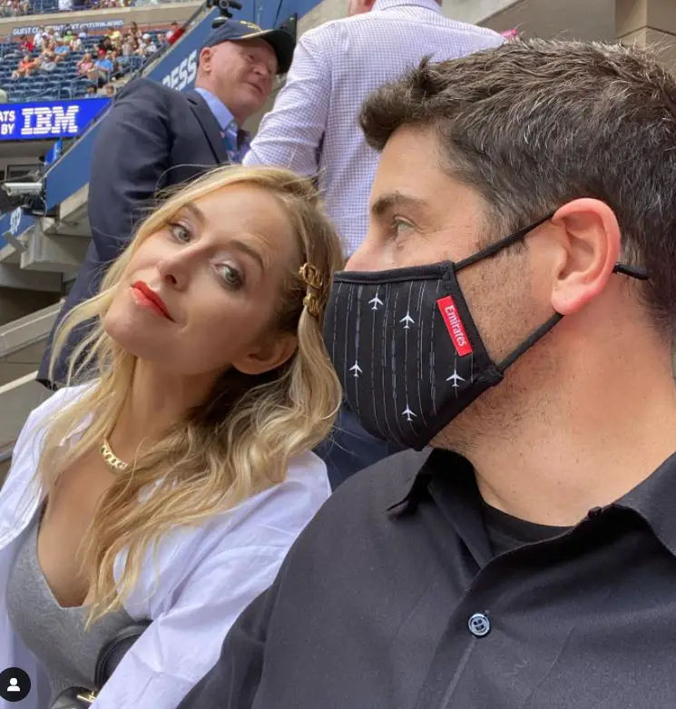 Jason Biggs and his wife Jenny Mollen