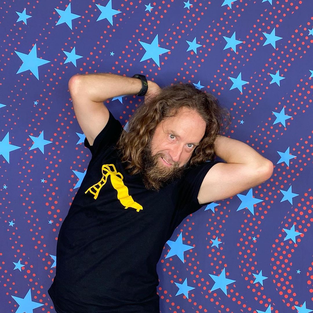 Josh Blue posing for a photo