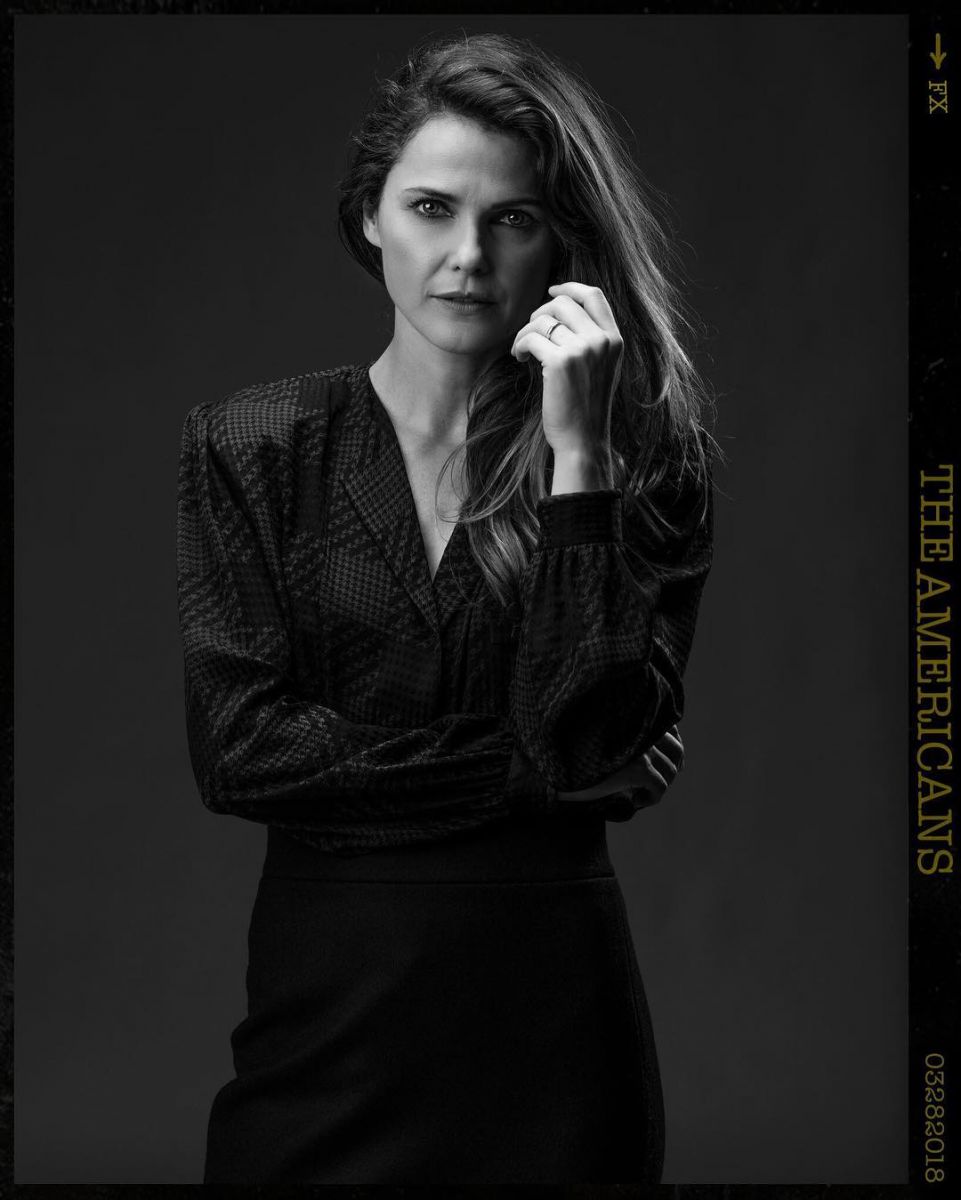 Keri Russell posing for a photo