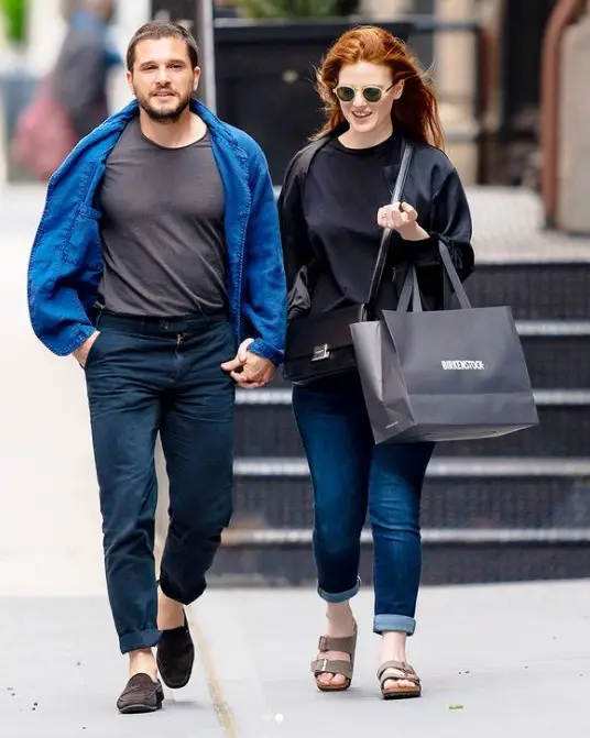 Kit Harington and Rose Leslie stroll around NYC post wedding.