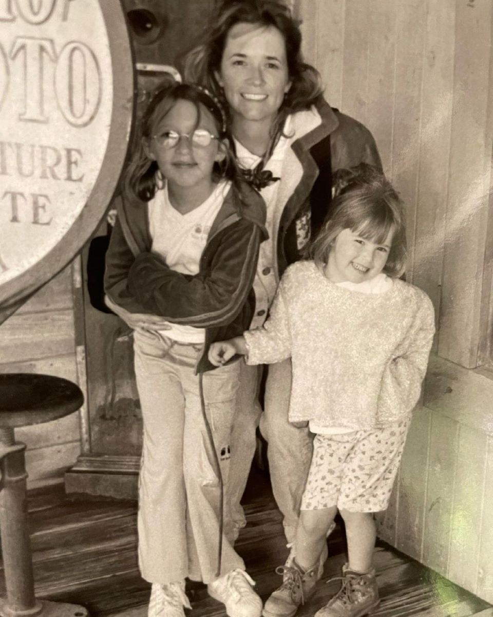 Lea Thompson,Â Zoey Deutch, and Madelyn Deutch. (Source: Instagram)