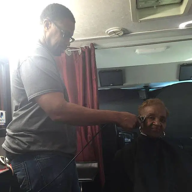 Lazaro Alonso shares picture of his mother.