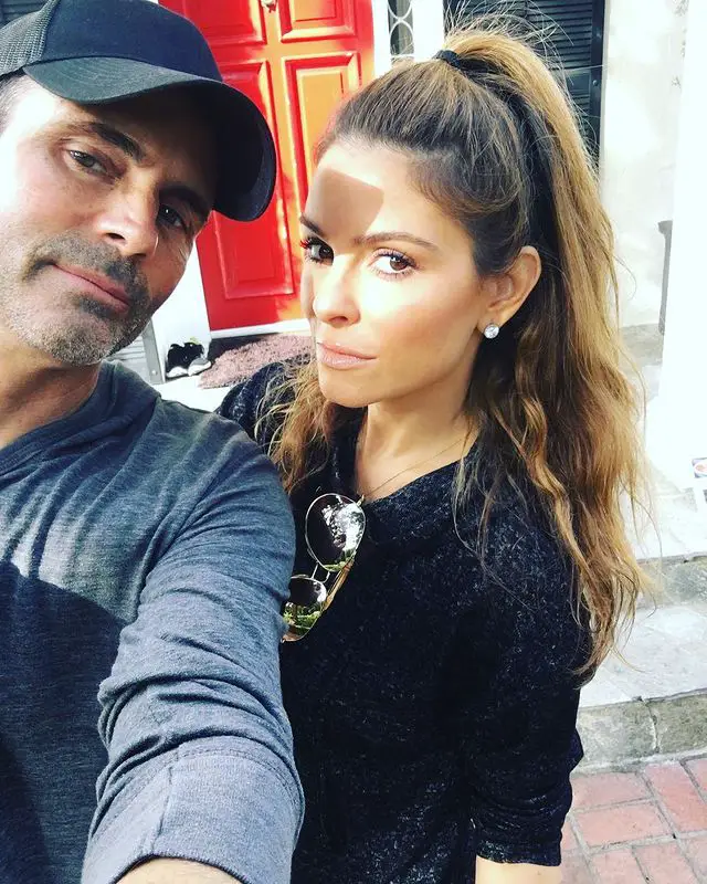 Maria Menounos and her husband Keven Undergaro posing for a selfie.