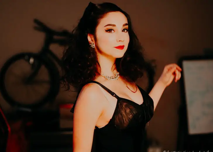 Molly Ephraim age