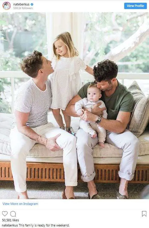 Nate Berkus Married Bliss Another Baby To Flaunt Along Husband Daughter   Nate Berkus With Husband Daughter And Son.JPG