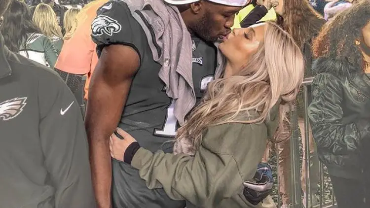 Nelson Agholor and his rumored wife Viviana Volpicelli kissing each other.