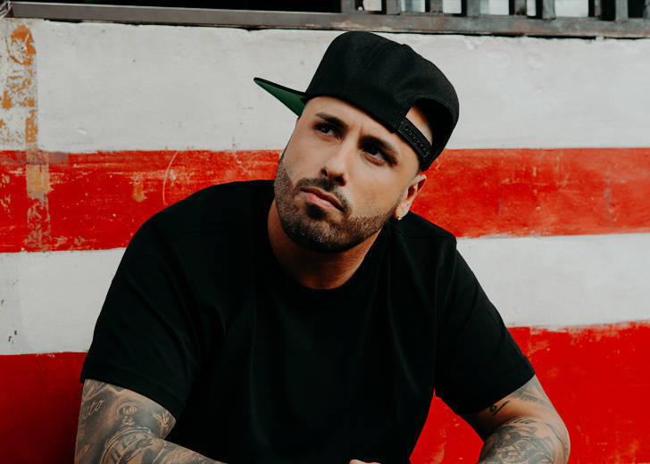 Watch Nicky Jam propose to Cydney Moreau on Valentine's Day