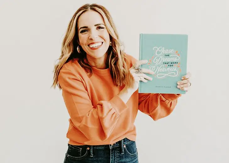 Rachel Hollis Net Worth: Enjoys Hefty Fee Thanks To Book Sales | Entertainment