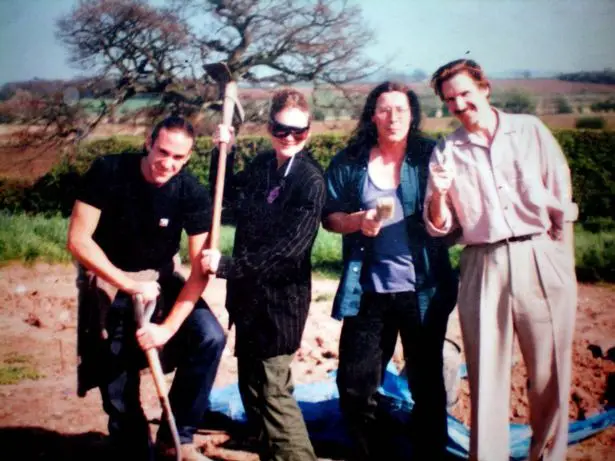 An old picture of Ralph Fiennes (right) posing with his siblings Joseph Fiennes (from the left), Sophie Fiennes, and Michael Emery.