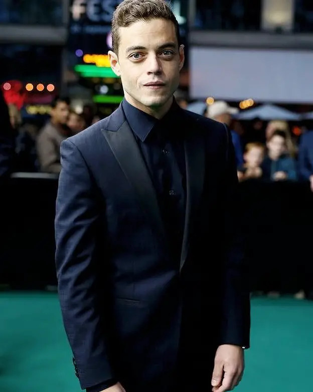 Rami Malek posing for a picture