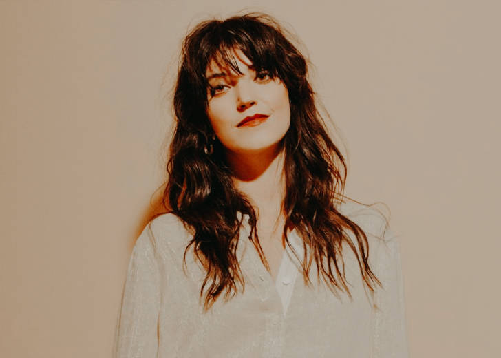 'Seventeen' Singer Sharon Van Etten Wiki — Life, Career, Age, And More