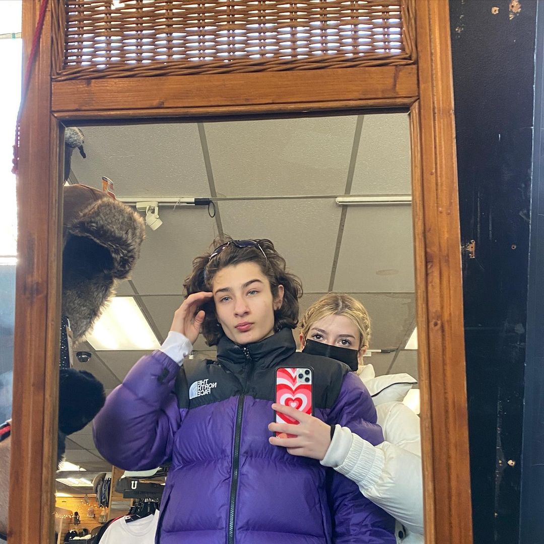 Sissy Sheridan and her boyfriend Sunny Suljic taking a mirror selfie.