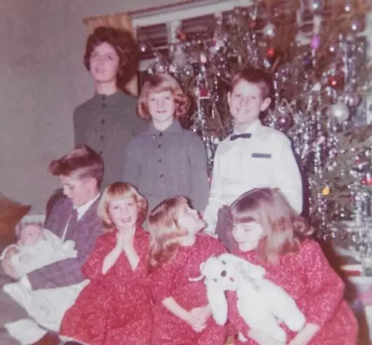Susan Sarandon, her mom (top right), and her siblings.