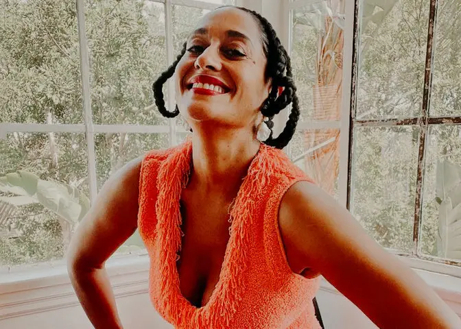 Tracee-Ellis-Ross-enoying-sun-bath