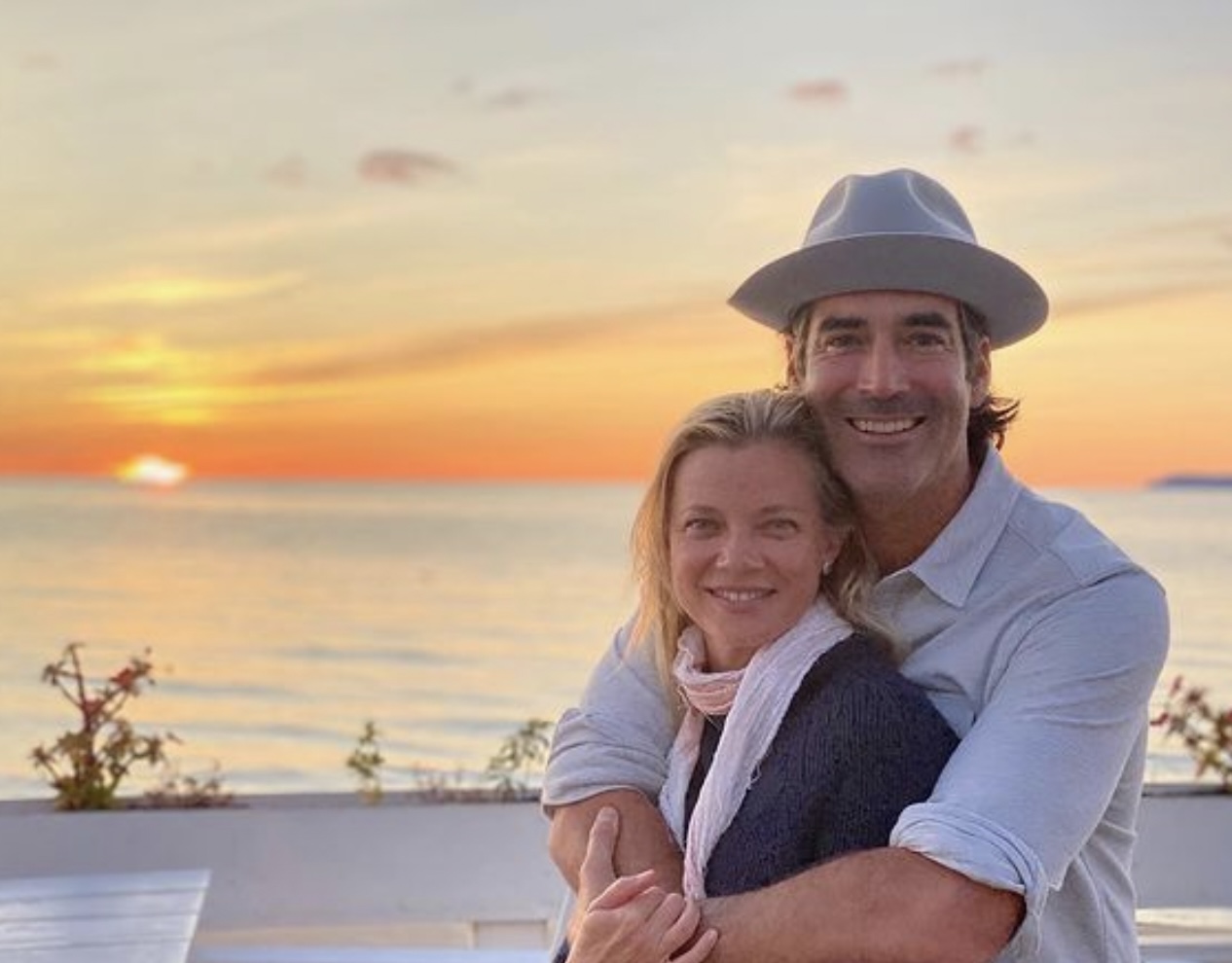 Amy Smart and husbandÂ Carter Oosterhouse's one night getaway to celebrate their 9th anniversary