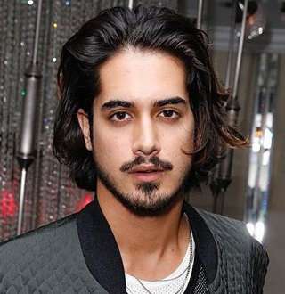 este avan jogia datând pe oricine 2021