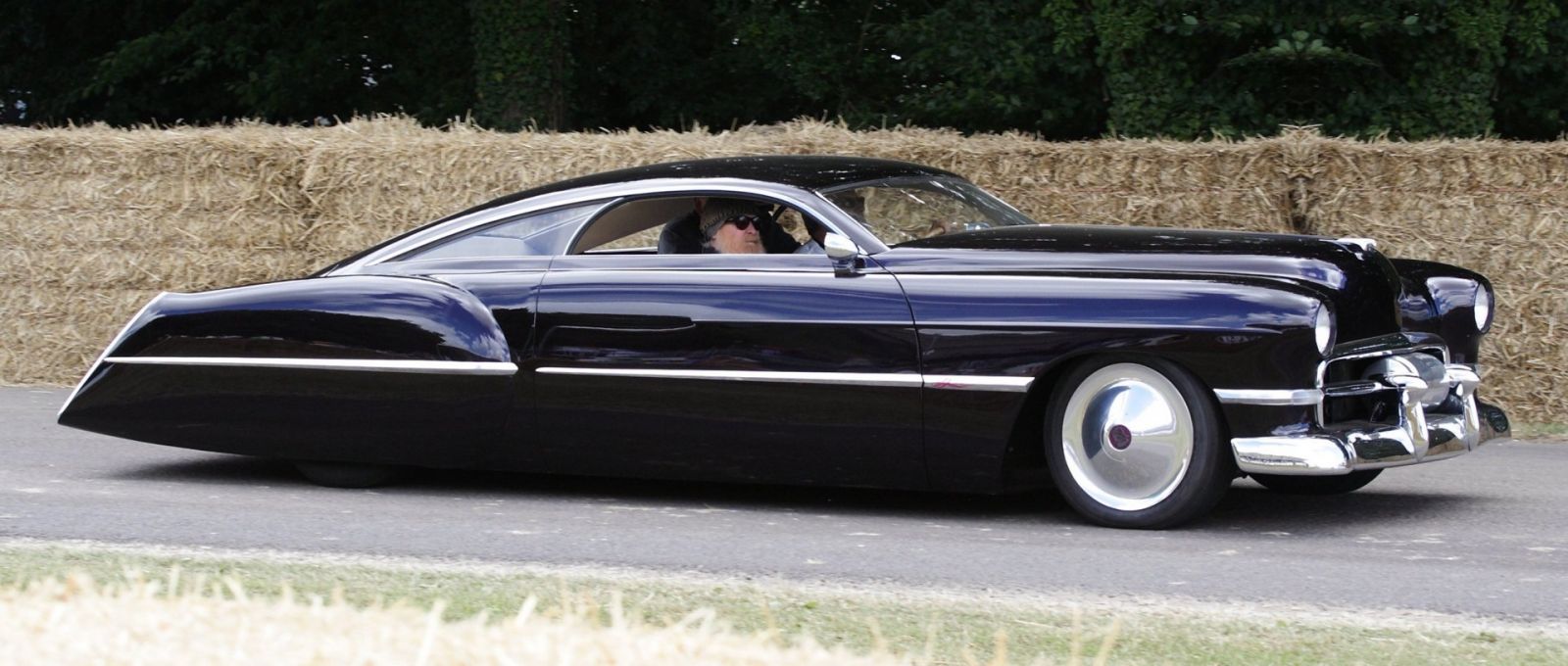 Billy Gibbons’ Massive Net Worth: Cars & Guitar Collection