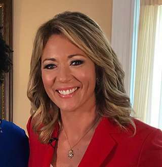 Cnn S Brooke Baldwin Engaged Married Producer Husband In Magical Wedding Arrangement