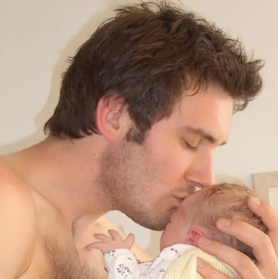 Clive Standen embracing his daughter Edi