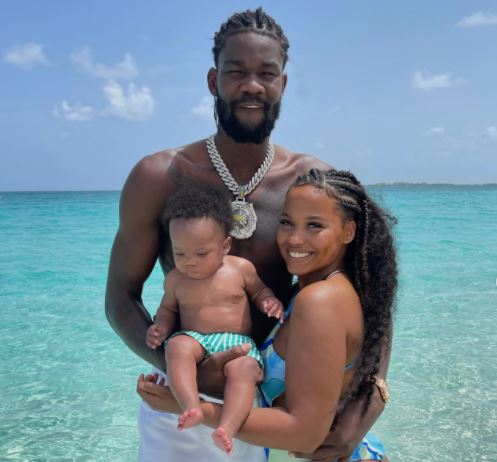 Deandre Ayton with his girlfriend Anissa EvansÂ and his sonÂ Deandre Ayton Jr.