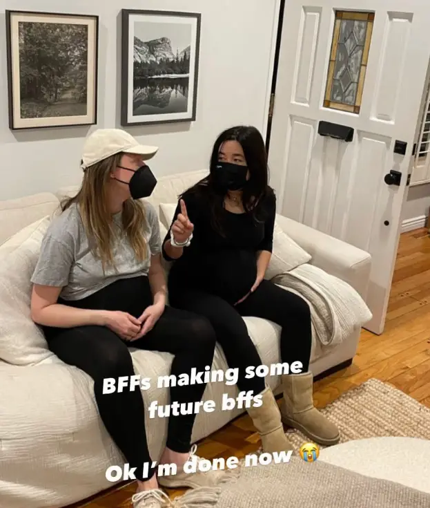 Konkle and Erskine enjoying the motherhood together