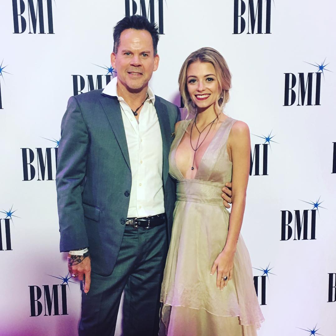 Gary Allan At An Award Show With Girlfriend Molly
