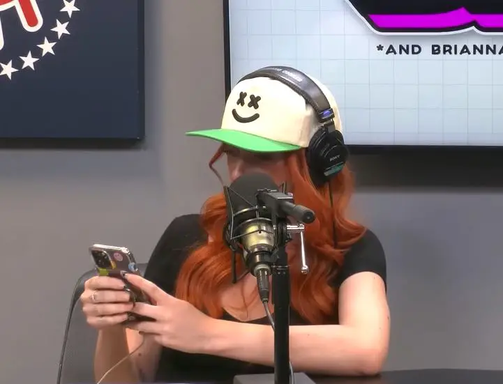 Brianna Chickenfry reading out Nessa Barret's text message on BFFs