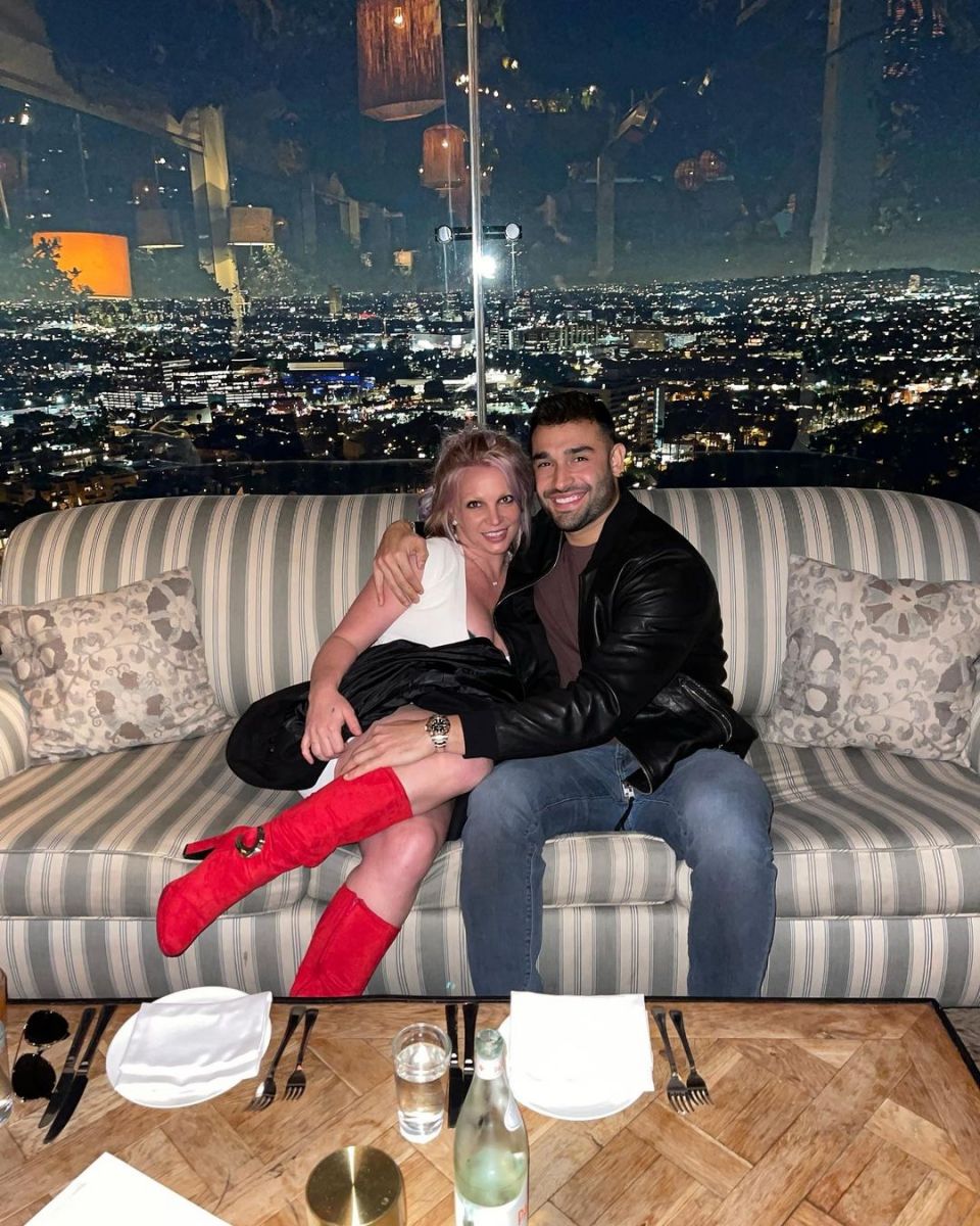 Britney Spears and Sam Asghari are pregnant with their first baby.
