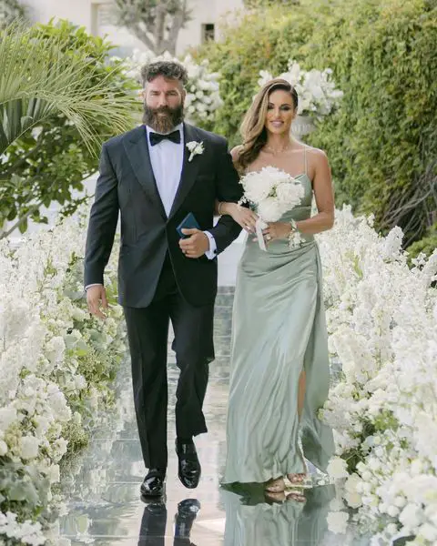 Dan Bilzerian attending a wedding.