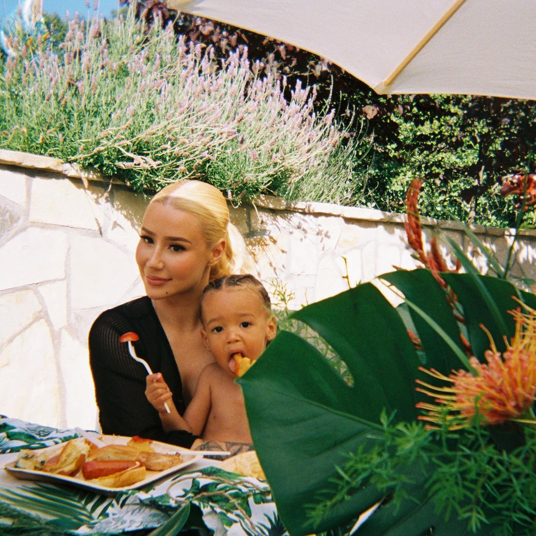 Iggy Azalea with her son Onyx, whom she shares with her former boyfriend, Playboi Carti.