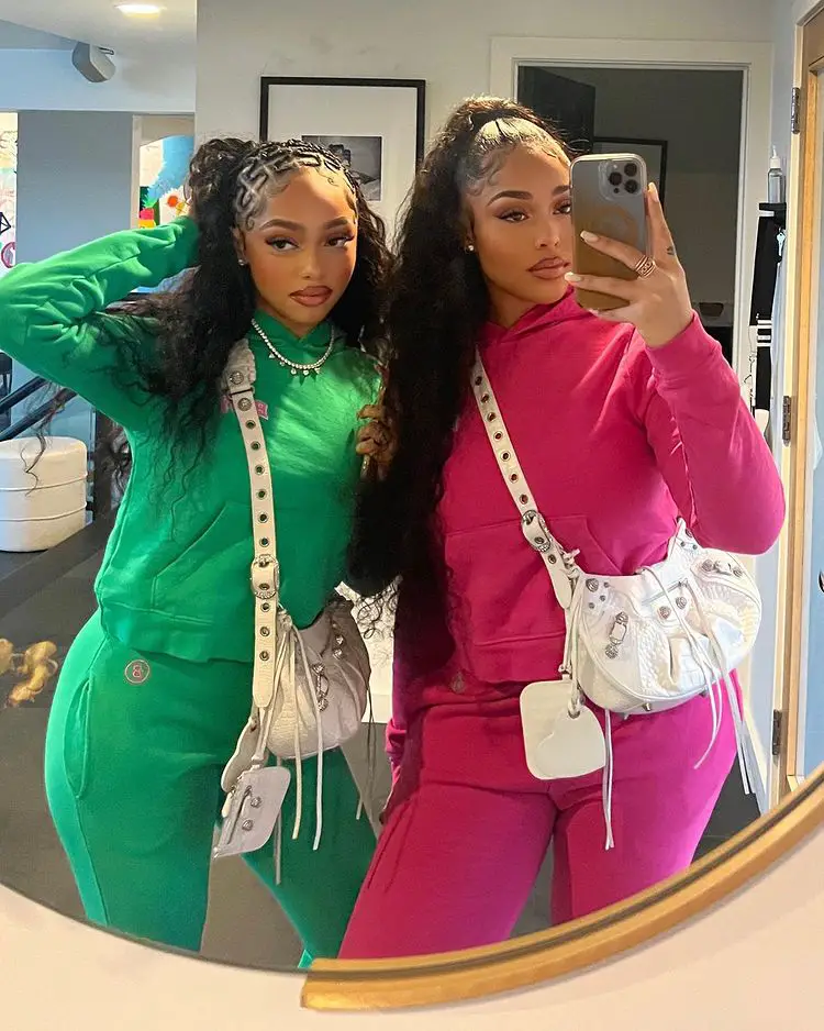 Jodie Woods with her sister, Jordyn Woods (right).