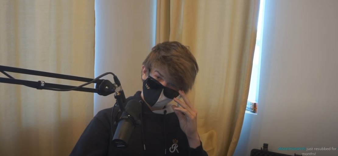 Ranboo did an eye-reveal on his stream for the first time in November 2021