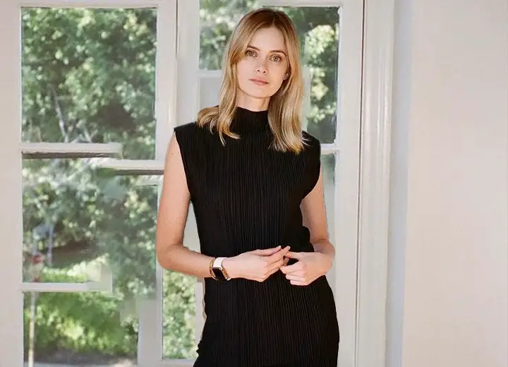 Sara-Paxton_1