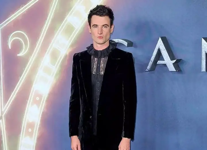 Tom-Sturridge_1