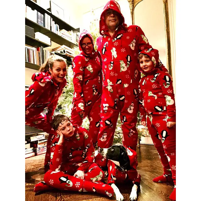 Vincent D'Onofrio with his wife and kids in their family Christmas photo.