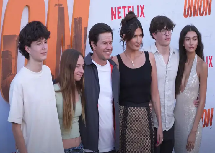 mark_wahlbergs_family