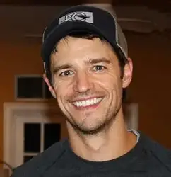 Joshua Snyder Age 40 Wiki Away Time From Kids Romancing With Wife