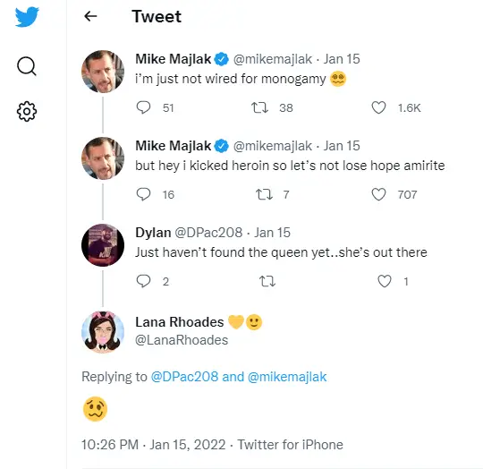 Lana Rhoades replying to Mike Majlak on Twitter.