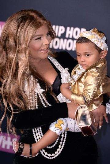 Lil Kim Age 44 Cuddles Daughter Amid Nasty Baby Daddy Battle Born and raised in brooklyn, new york city, she lived much of her adolescent life on the streets after being expelled from home. lil kim age 44 cuddles daughter amid