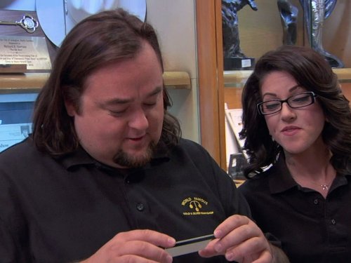 Olivia Black andÂ Austin â€œChumleeâ€ RussellÂ in the showÂ Pawn Stars